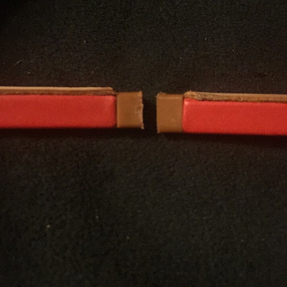 👠💥HOST PICK💥MANOLO BLAHNIK - LEATHER CUTOUT ACCENT PUMPS - Picture 9 of 13